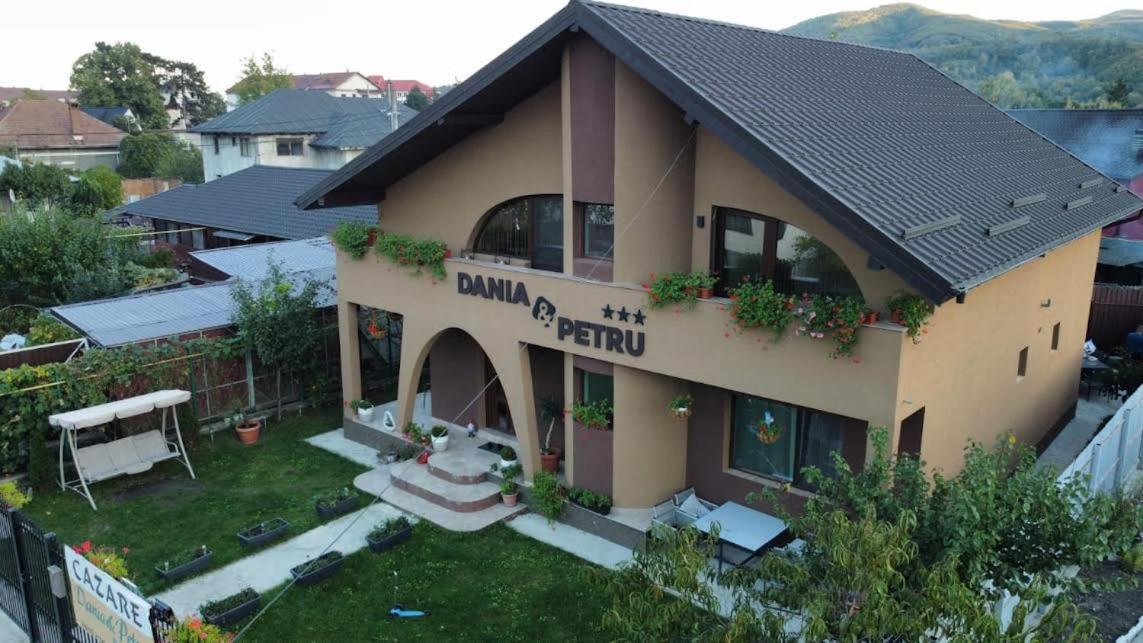 Dania&Petru Residence Tîrgu Ocna Eksteriør billede
